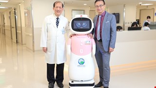 醫院自己打造護理機器人!中醫大主導×長聯研發,實現「醫療主權AI」