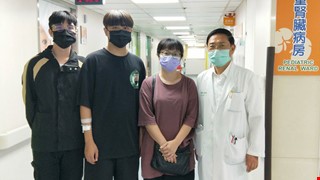 Mother donates her kidney to get a new life without dialysis for her child